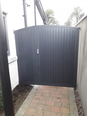 anthracite grey gate with key  lock
